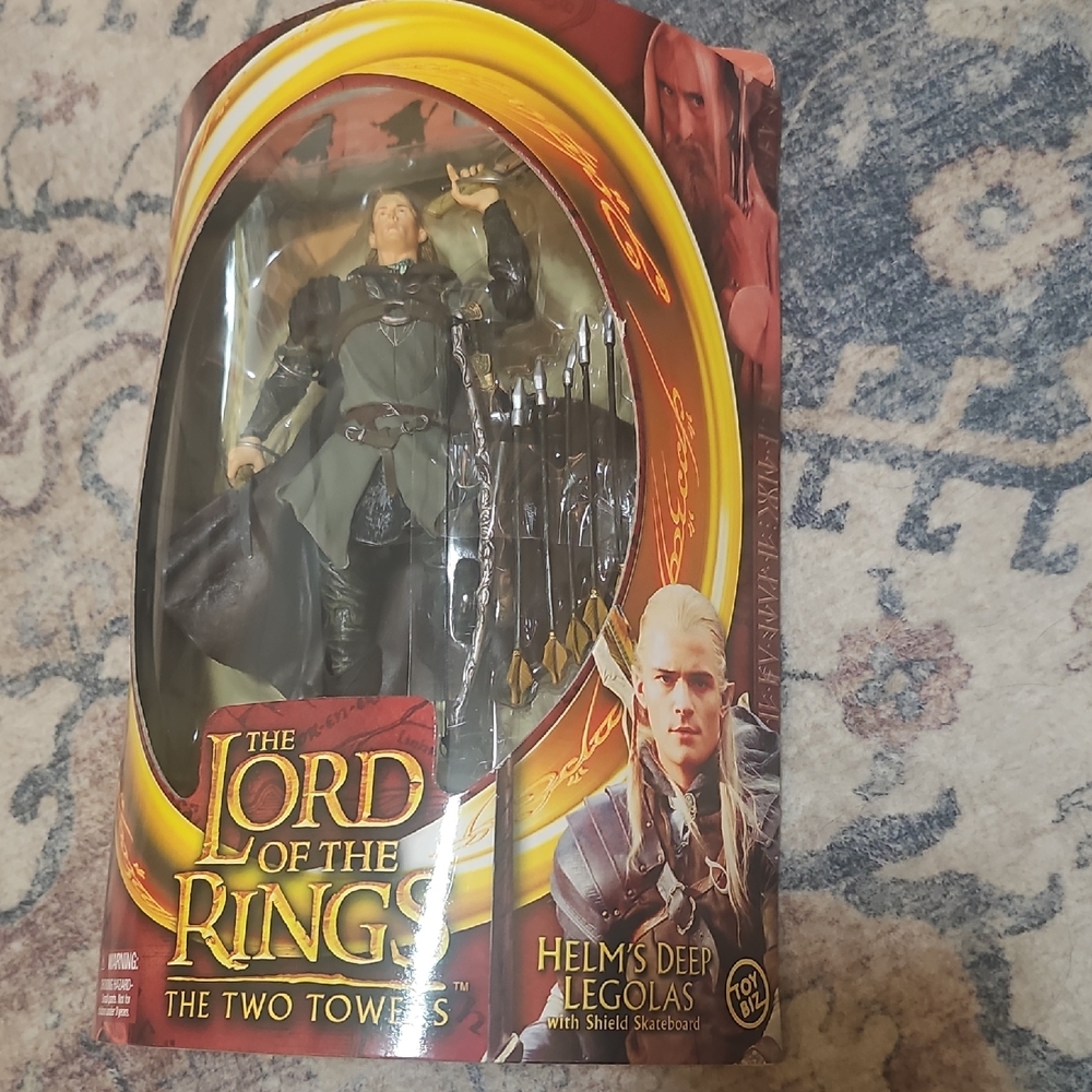 Lord of the Rings Helm's Deep Legolas Action Figure